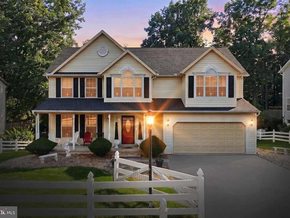 1st image of 217 Moore Dr