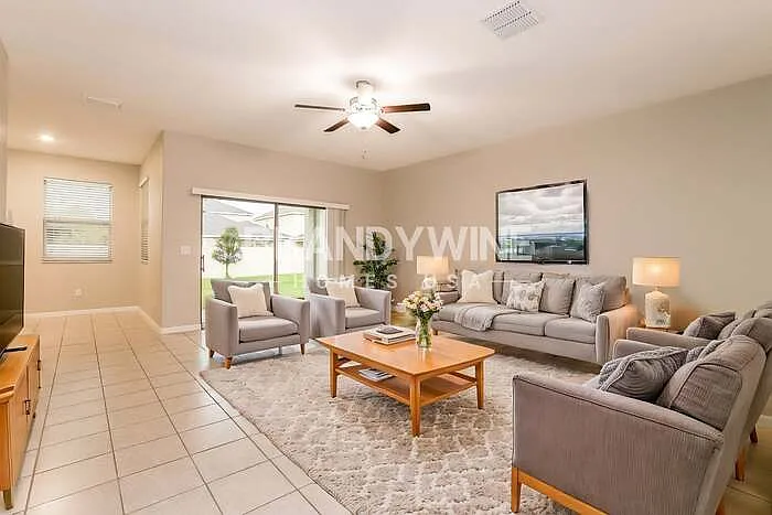 4 bed, 2.5 bath, 2162 sqft, $2,377 — Photo 4