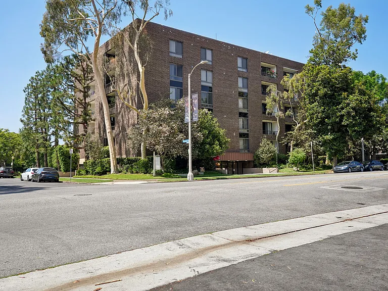 Century Glen — Photo 17