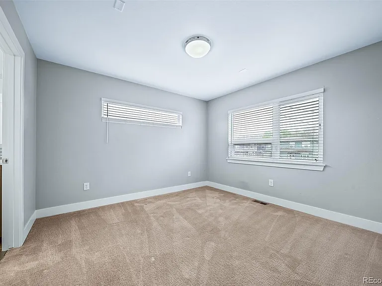 435 S Forest St #6 — Photo 23