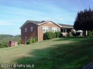 105 Windsor Dr, Galax, VA 24333