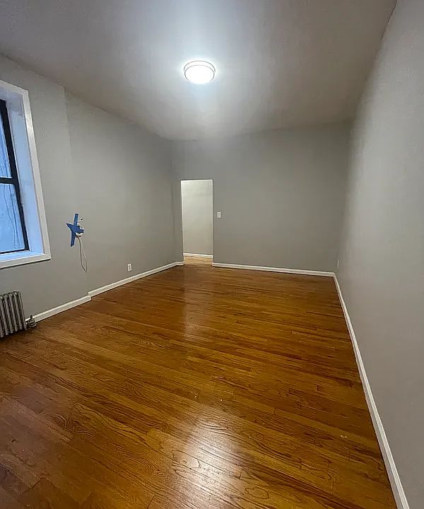 2nd image of 2610 Glenwood Rd #4C