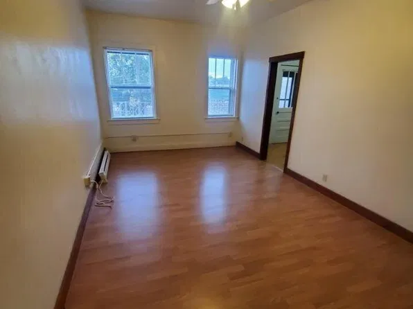 208 State St N #6, Waseca, MN 56093