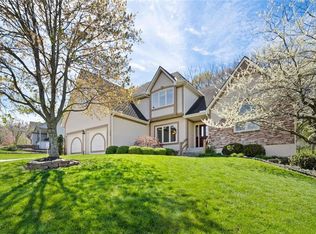 104 SW Winterpark Ln, Lees Summit, MO 64081