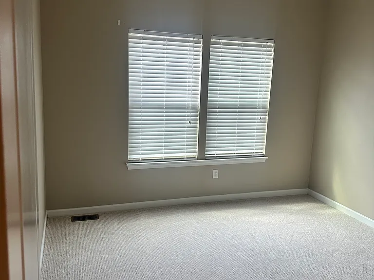 859 Beacon Ln — Photo 11