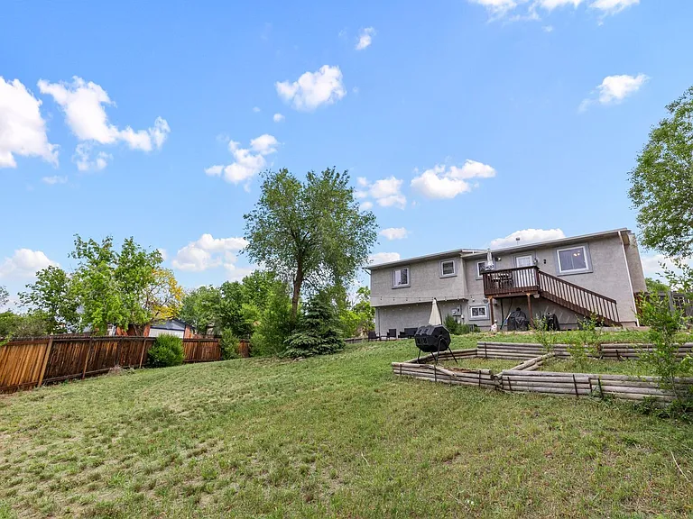 4303 Eastcrest Cir W — Photo 21