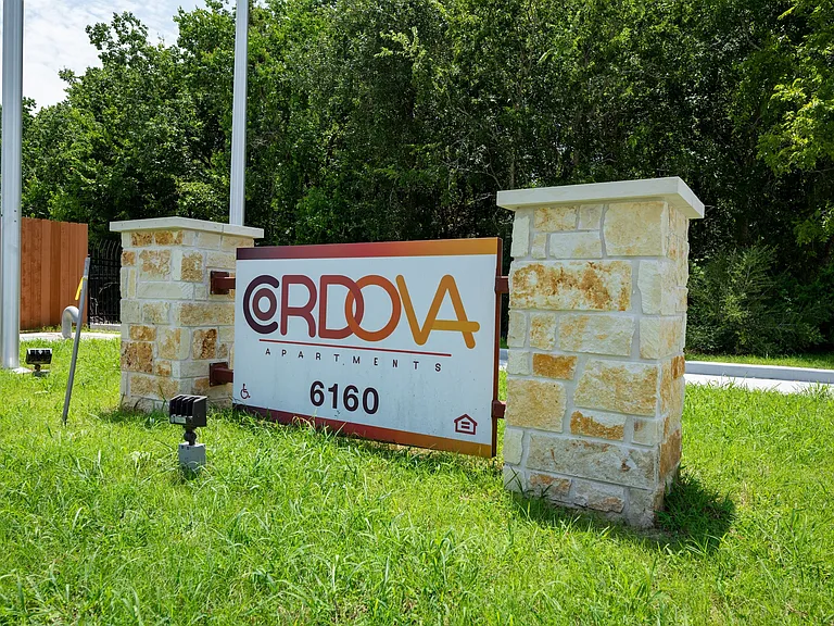 Cordova Apartments — Photo 28