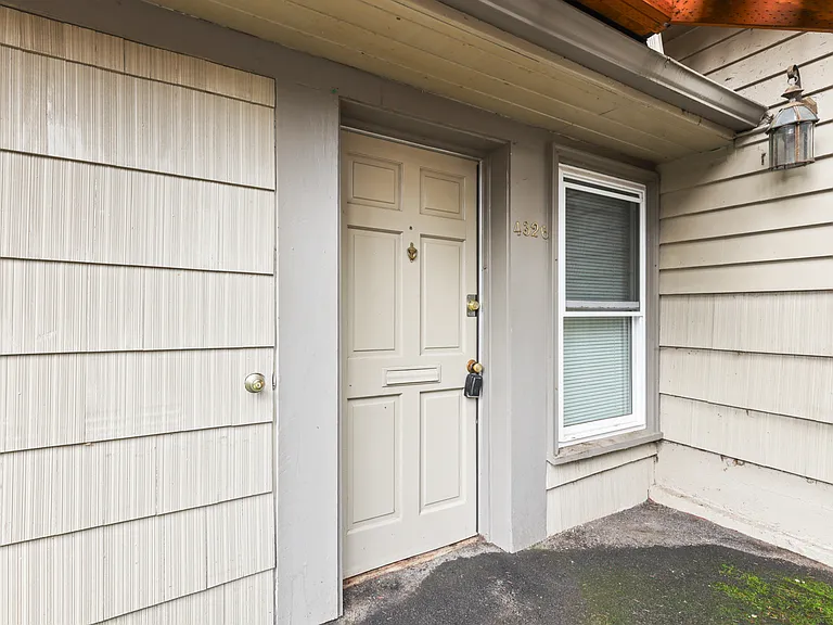 4326 NE Maywood Pl — Photo 18