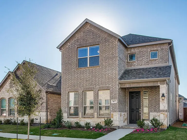7617 Regal Ln — Photo 3