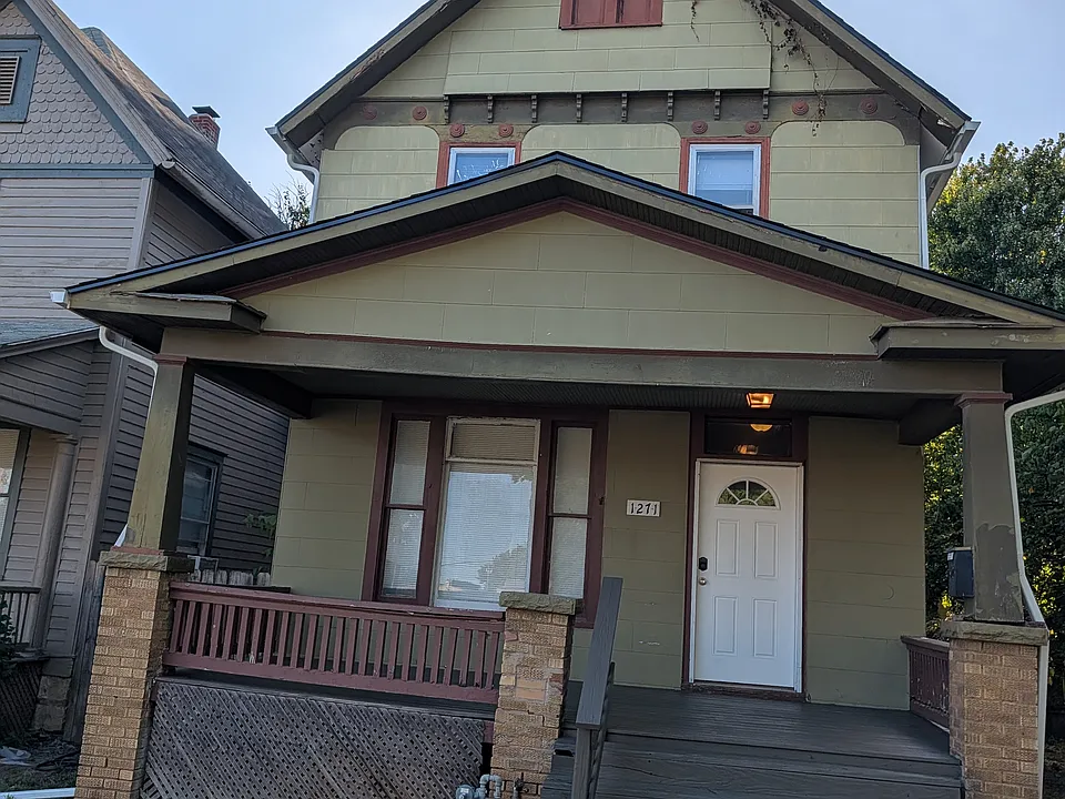 1271 SW Tyler St