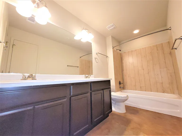 255 E 5th Ave — Photo 22