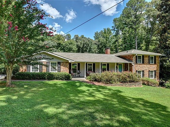 2nd image of 865 Hickory Dr