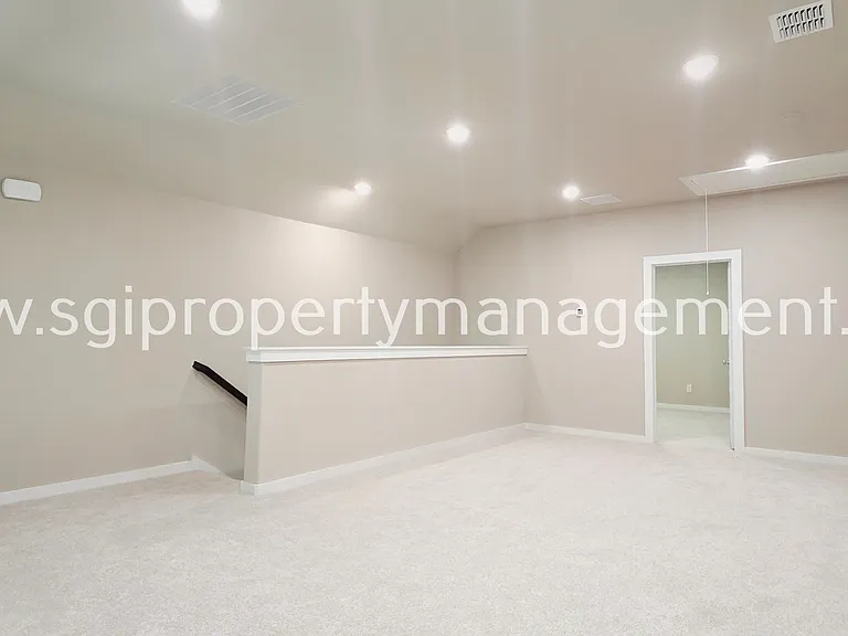 913 London Town Ln — Photo 15