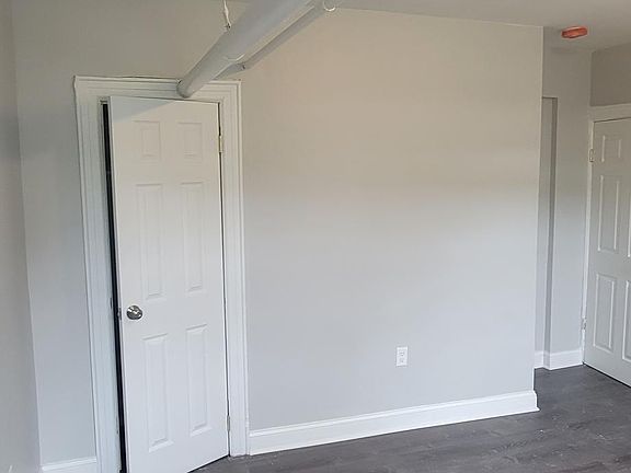 2nd image of 107 Garrison Ave #Ob