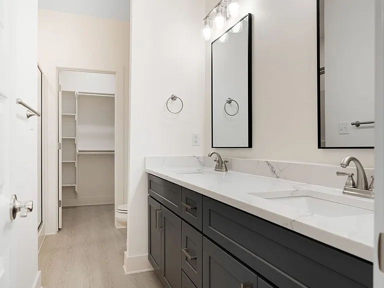 2713 SW Shackelton Ave #1 — Photo 68