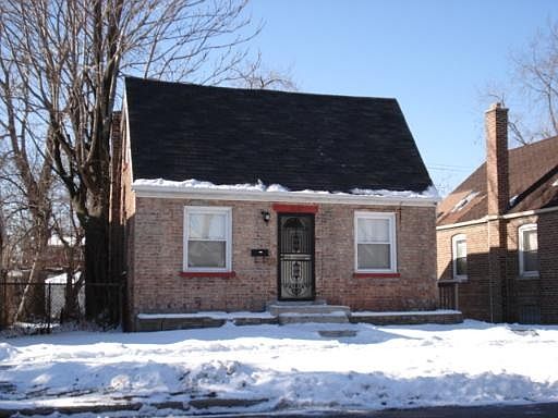 1st image of 10232 S Hoxie Ave