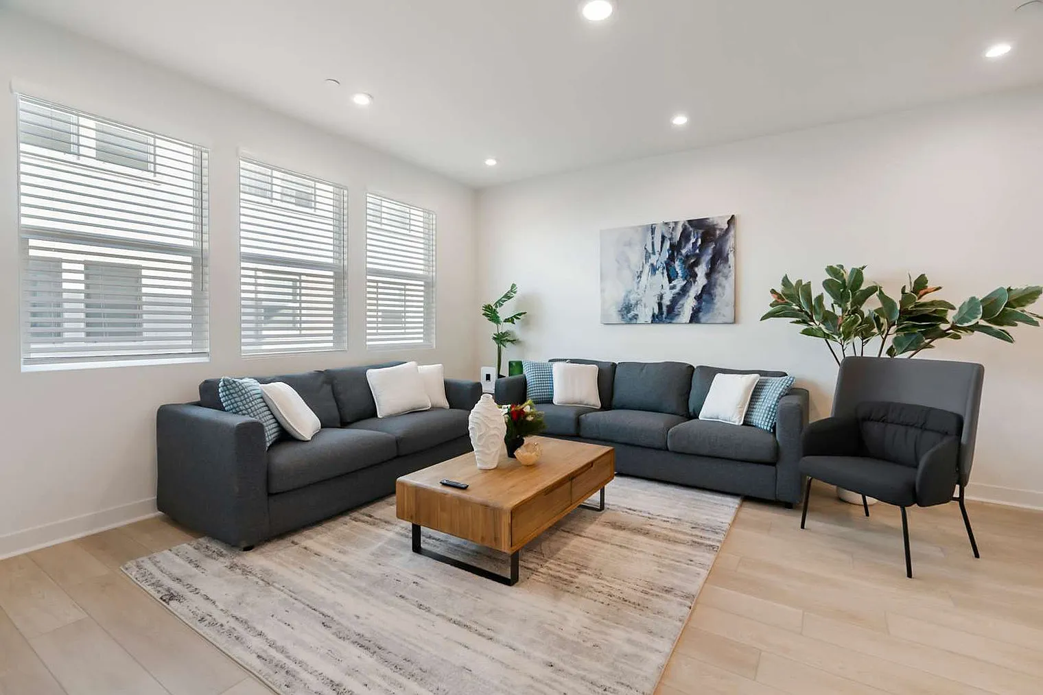 4 bed, 3.0 bath, 3100 sqft, $7,338 — Photo 1