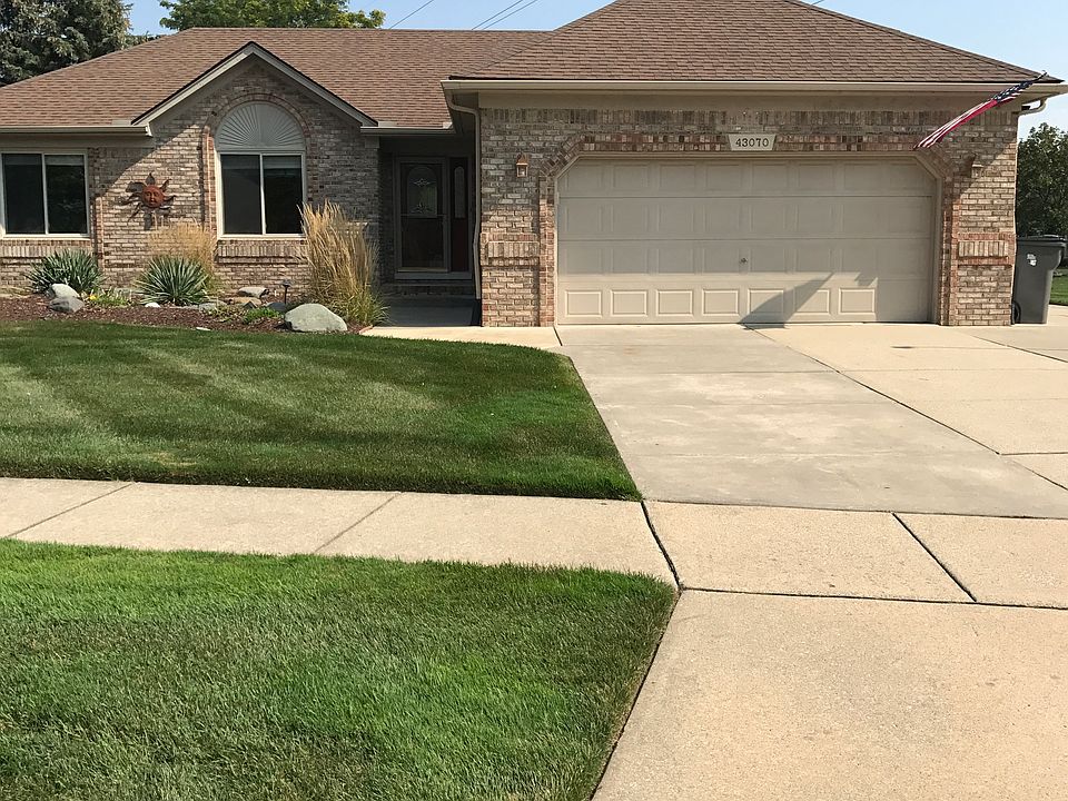 1st image of 43070 Riverway Dr