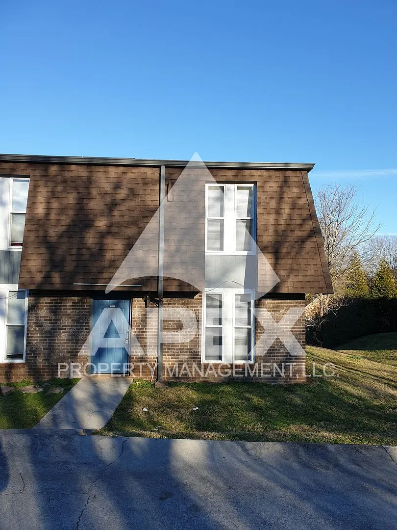 424 Cross Creek — Photo 1