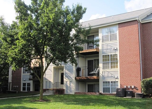 1st image of 107 Water Ftn Way Unit 302