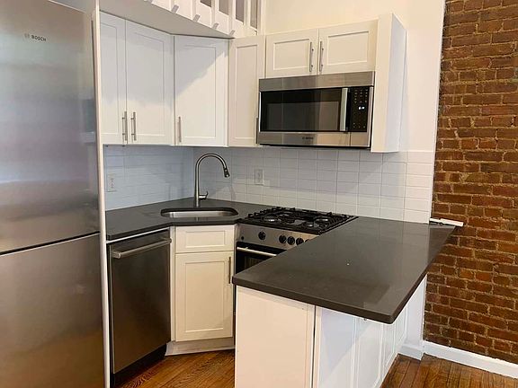 3rd image of 322 E 59th St APT 1B