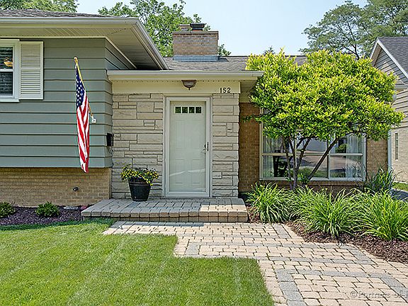 2nd image of 152 N Park Blvd