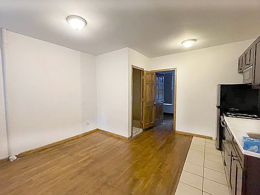 4th image of 164 E 88th St APT 3RE