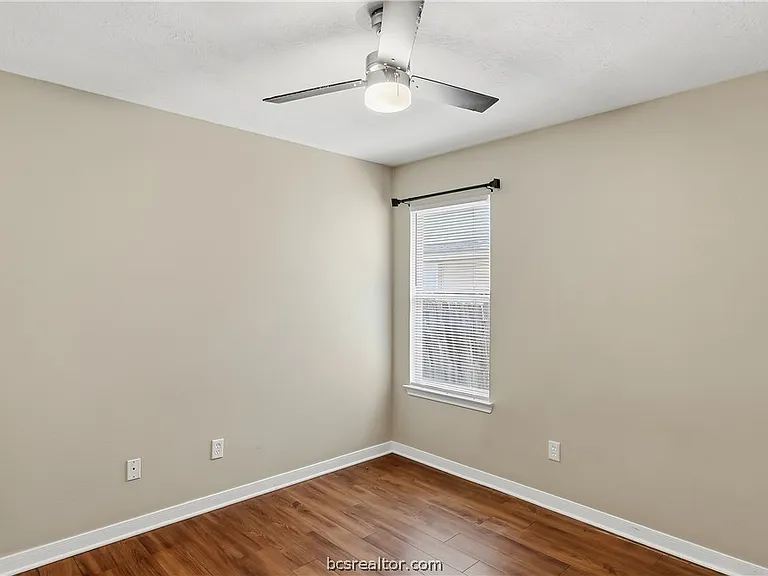 921 Windmeadows Dr — Photo 25