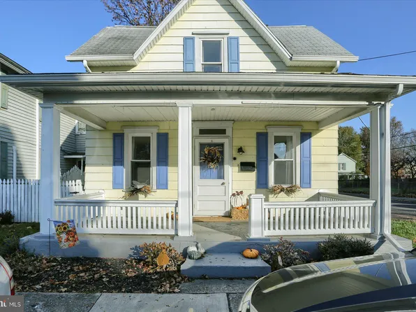 302 W 2nd St, Hummelstown, PA 17036
