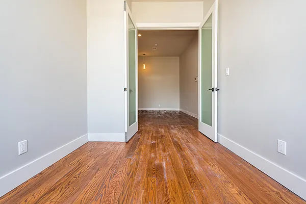 Rented by Nooklyn NYC LLC | media 43