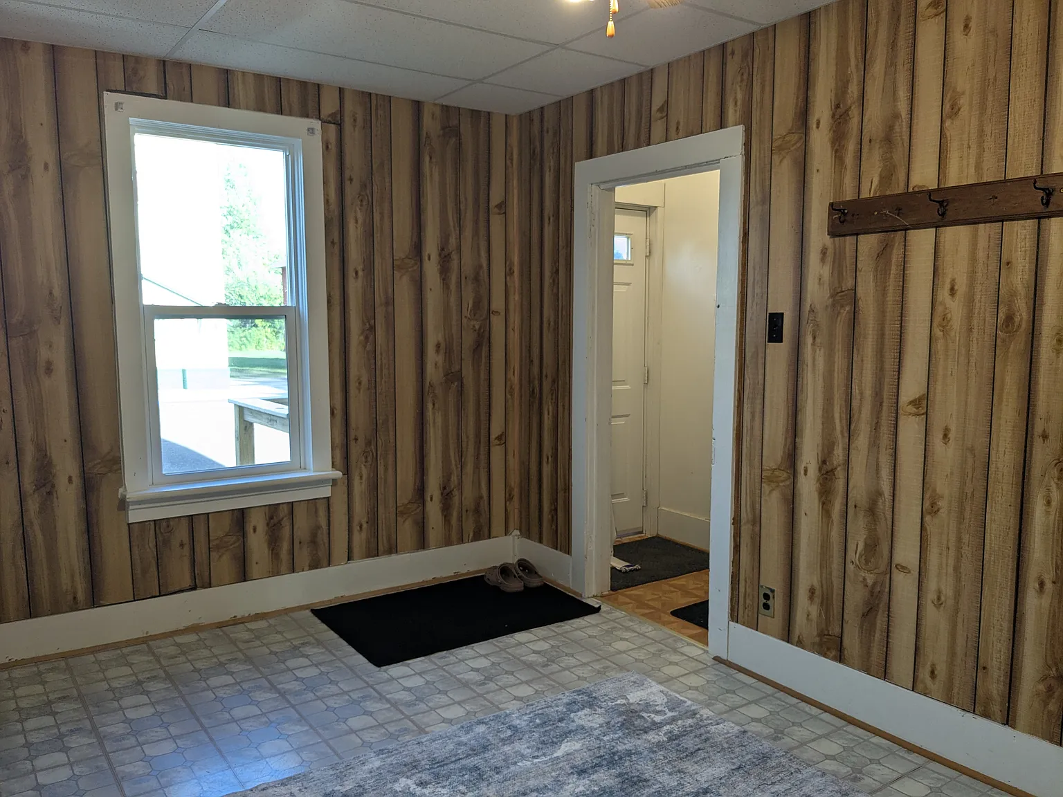 3 bed, 1444 sqft, $1,250 — Photo 1
