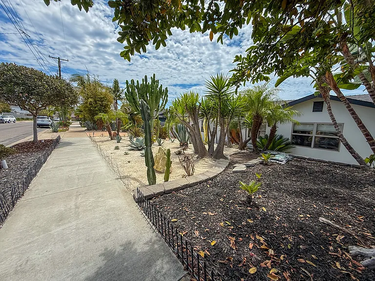 1718 Legaye Dr — Photo 29