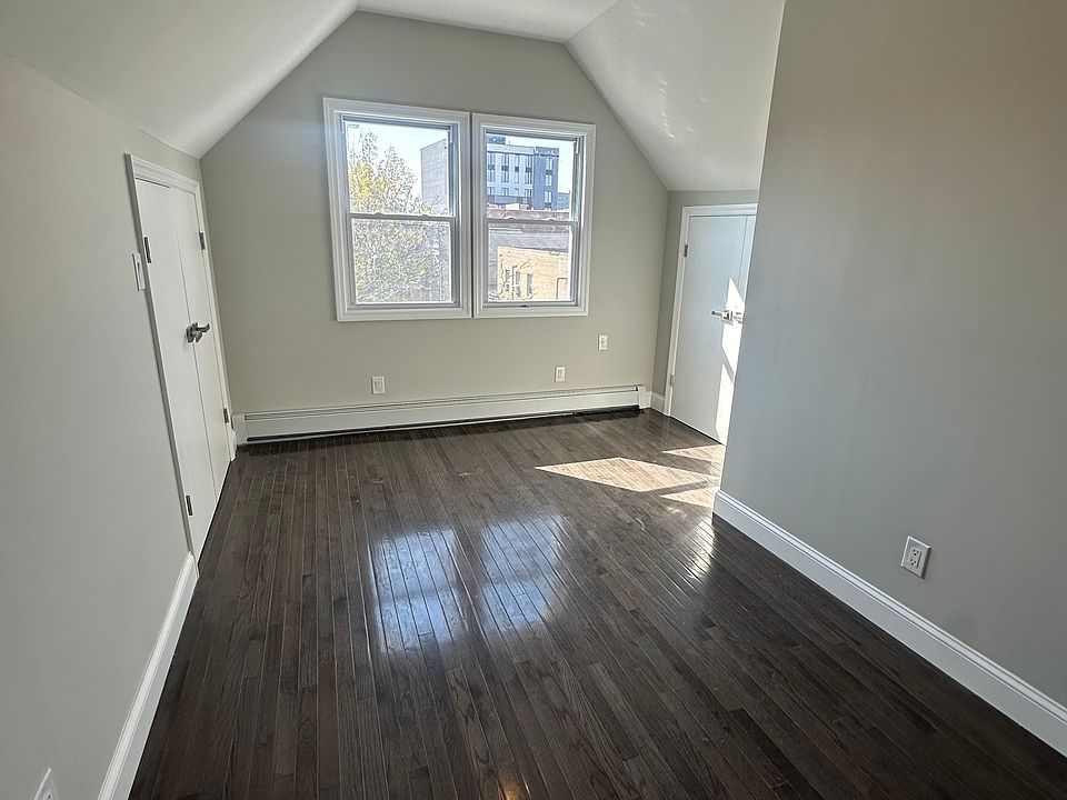 1st image of 1118 Bayport Pl #4