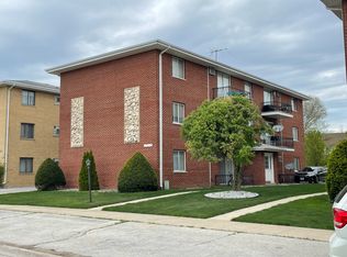 17715 Park Blvd APT 3W, Lansing, IL 60438