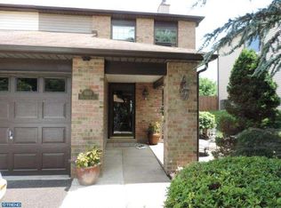 6513 Senator Ln, Bensalem, PA 19020