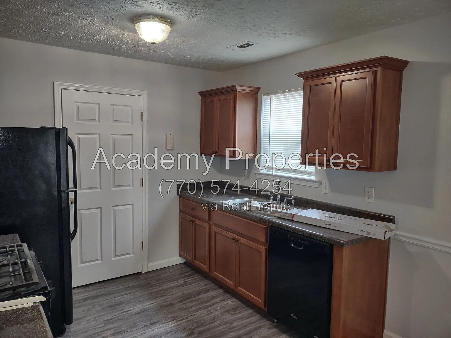 3 bed, 2.0 bath, $1,895 — Photo 4