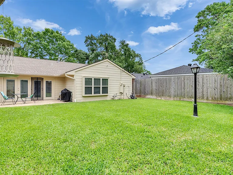 2811 Quincannon Ln — Photo 30