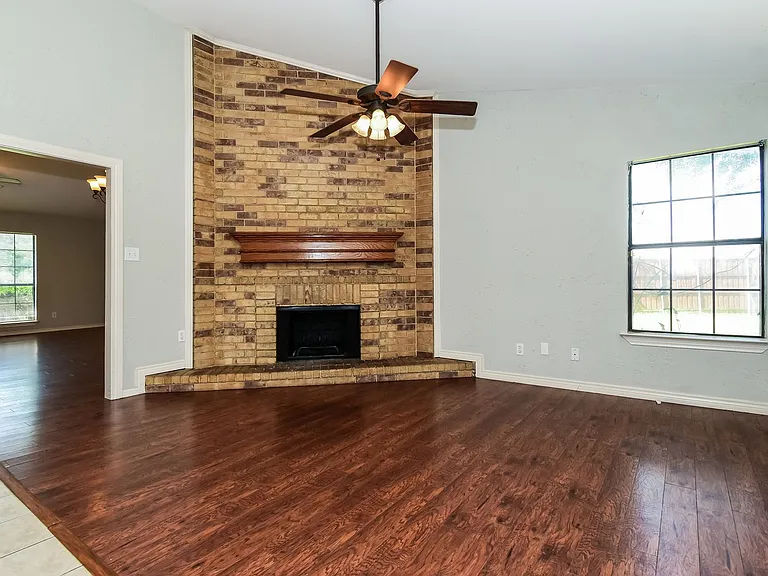 6113 Denver St — Photo 3