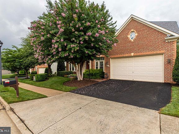 3rd image of 3714 Valley Oaks Dr