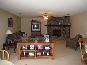 5th image of 661 N Shenandoah Dr
