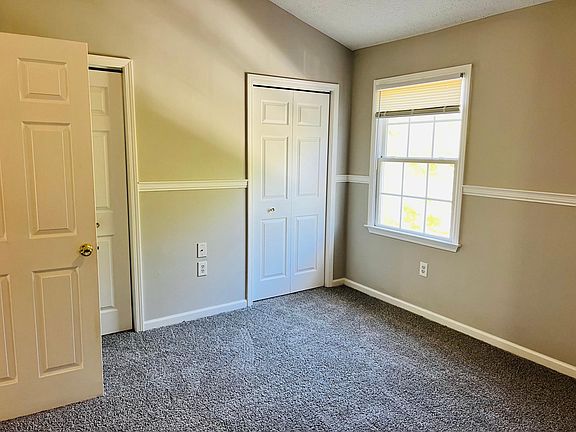 5th image of 320 Beaverview Dr #320