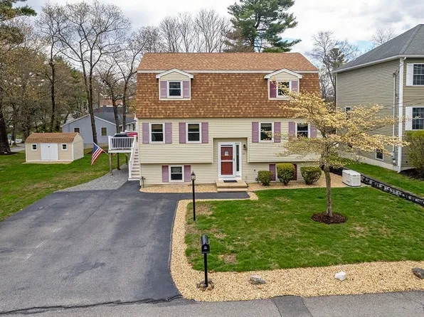 21 Swan Ln, Billerica, MA 01821