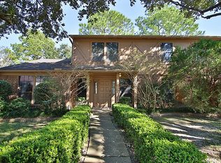8318 Town Creek Dr, Houston, TX 77095