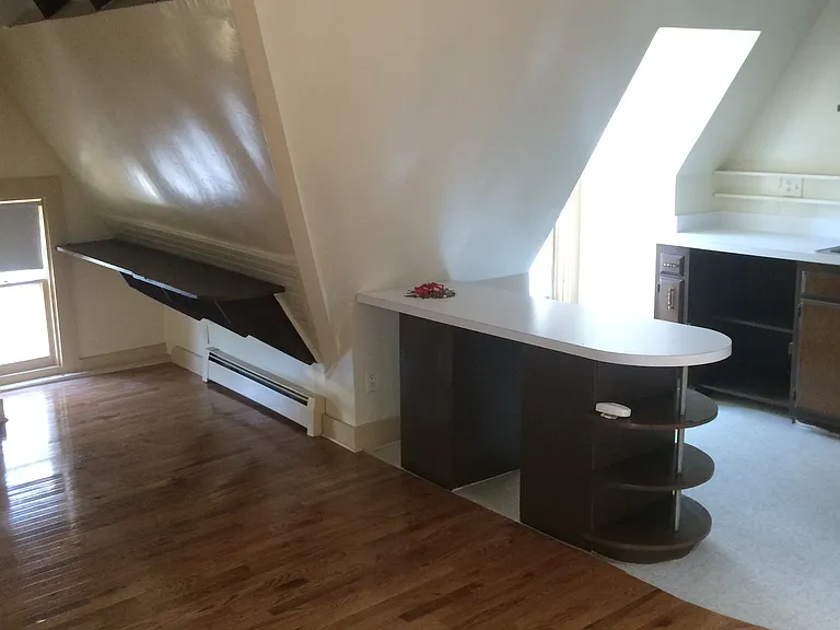 233 Edwards St — Photo 9