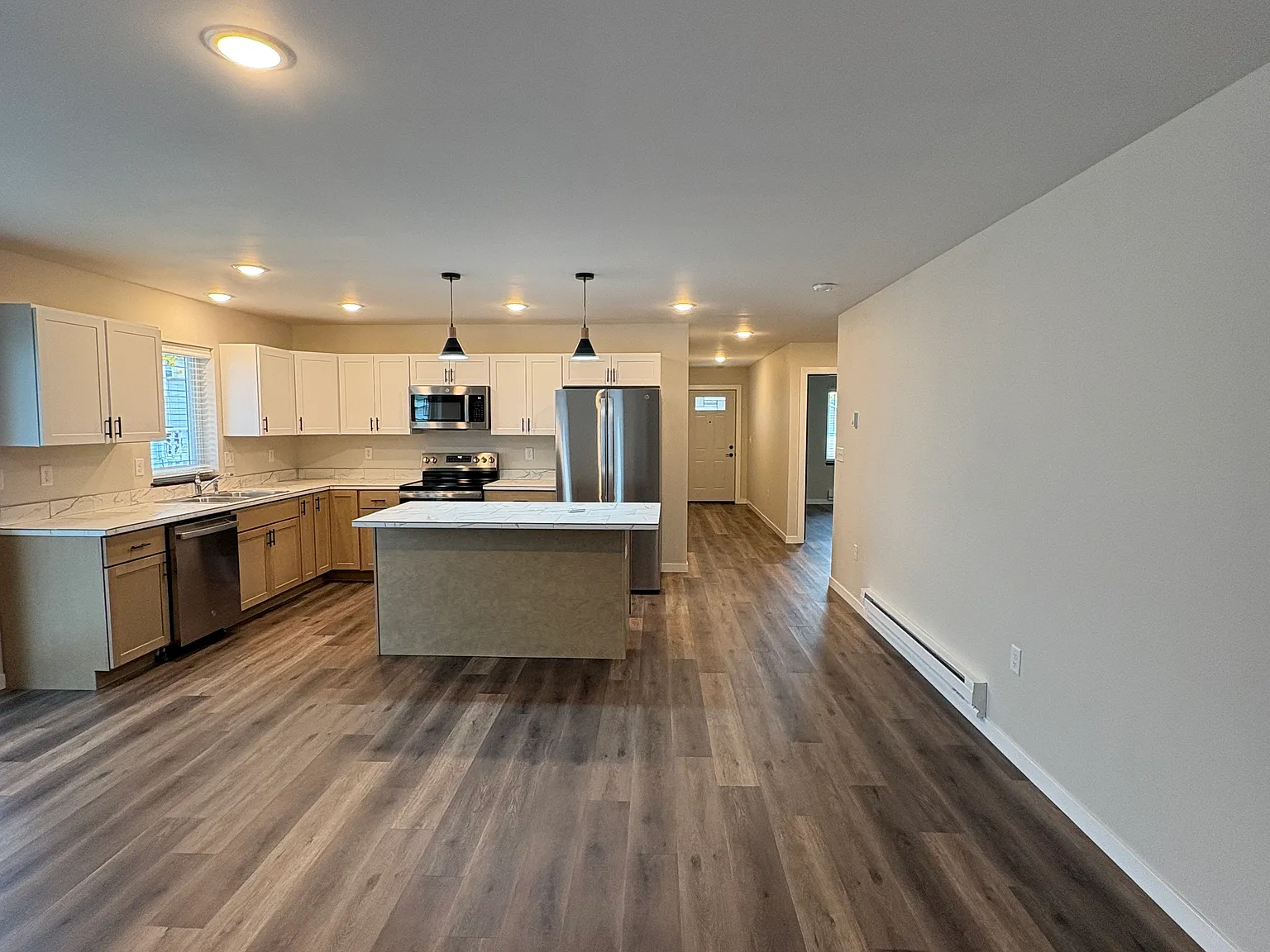 2 bed, 1240 sqft, $1,800 — Photo 4