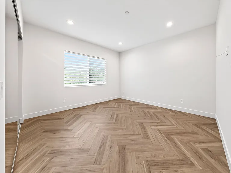 8018 Shadyglade Ave — Photo 36