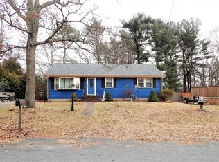 6 Earl St, Acushnet, MA 02743