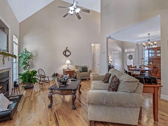 4th image of 517 Kailors Cove Cir