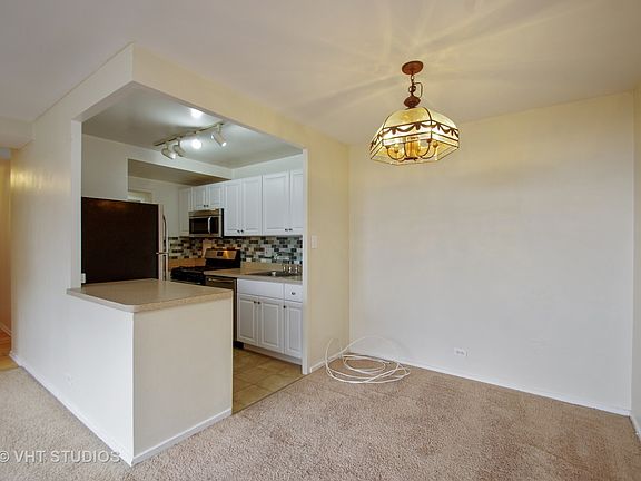 5th image of 3950 N Lake Shore Dr APT 1723D