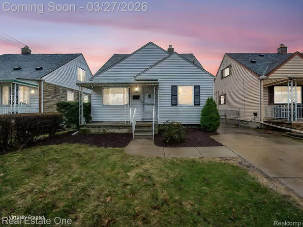 2209 Thomas St, Lincoln Park, MI 48146